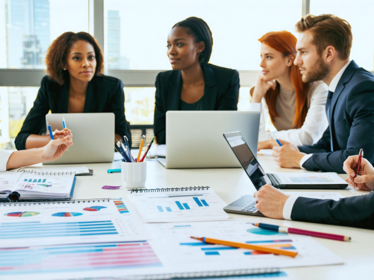 découvrez comment choisir la formation parfaite pour réussir votre reconversion professionnelle grâce à nos conseils et astuces essentiels.